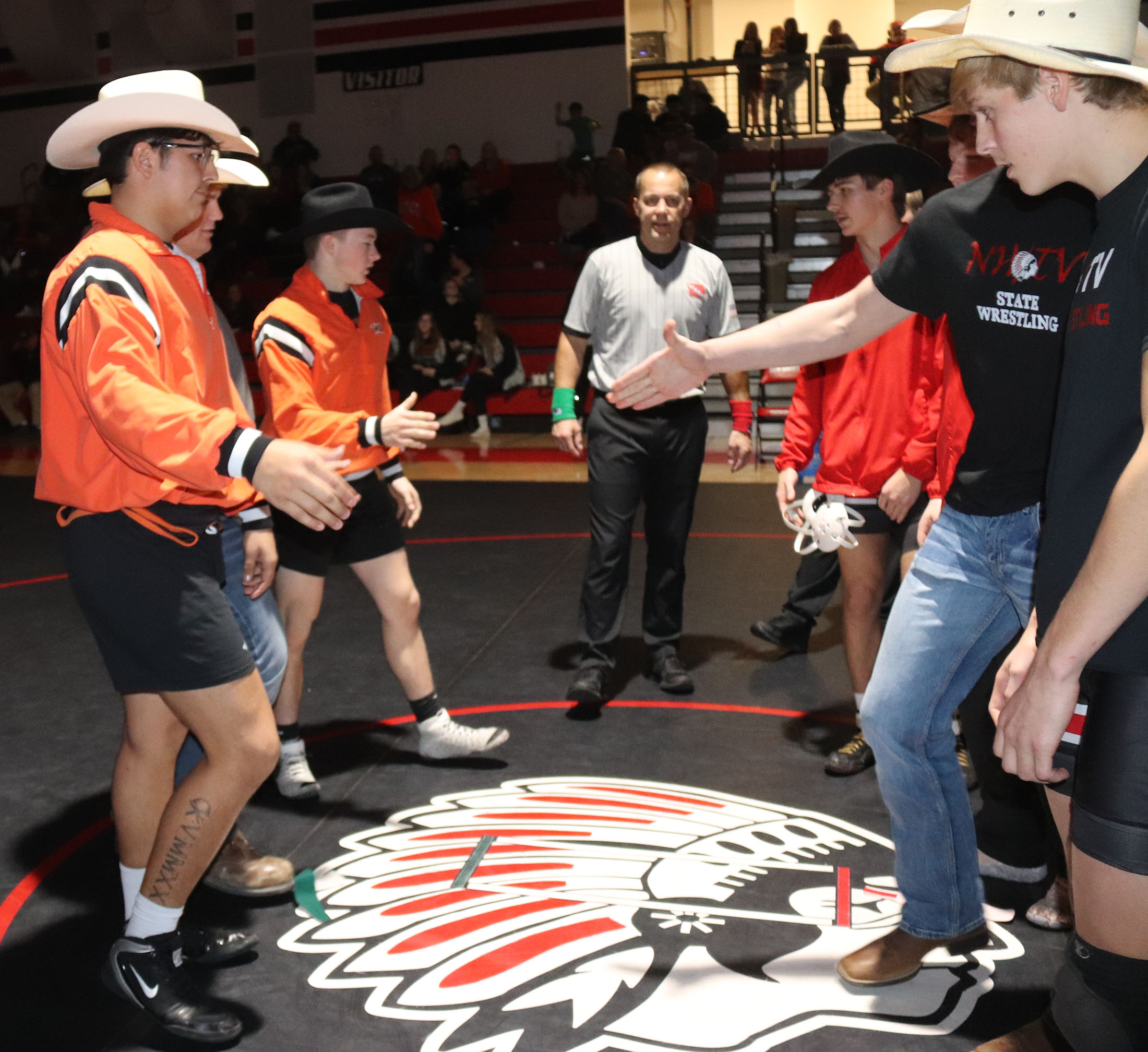 Comets, Chickasaws pay tribute to former wrestler and longtime fan Mike Reams