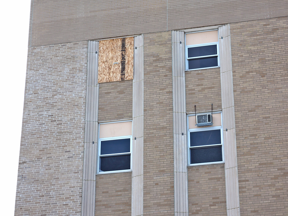 Window replacement begins on Floyd County courthouse