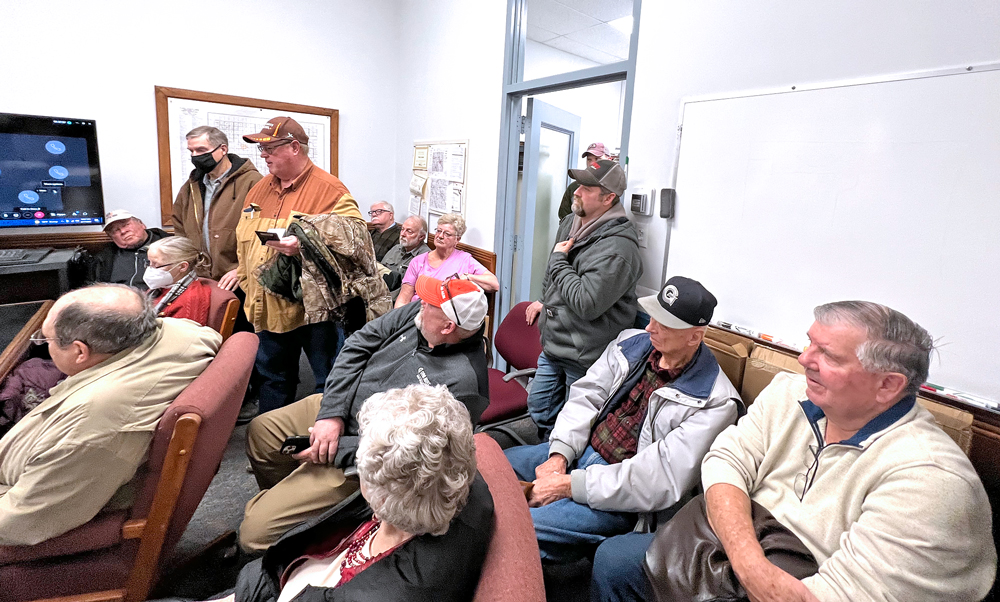 Crowd asks Floyd County supervisors to oppose carbon dioxide pipeline plans