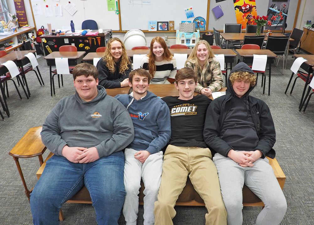 Charles City FFA members are PALS to elementary students Charles City FFA members are PALS to elementary students