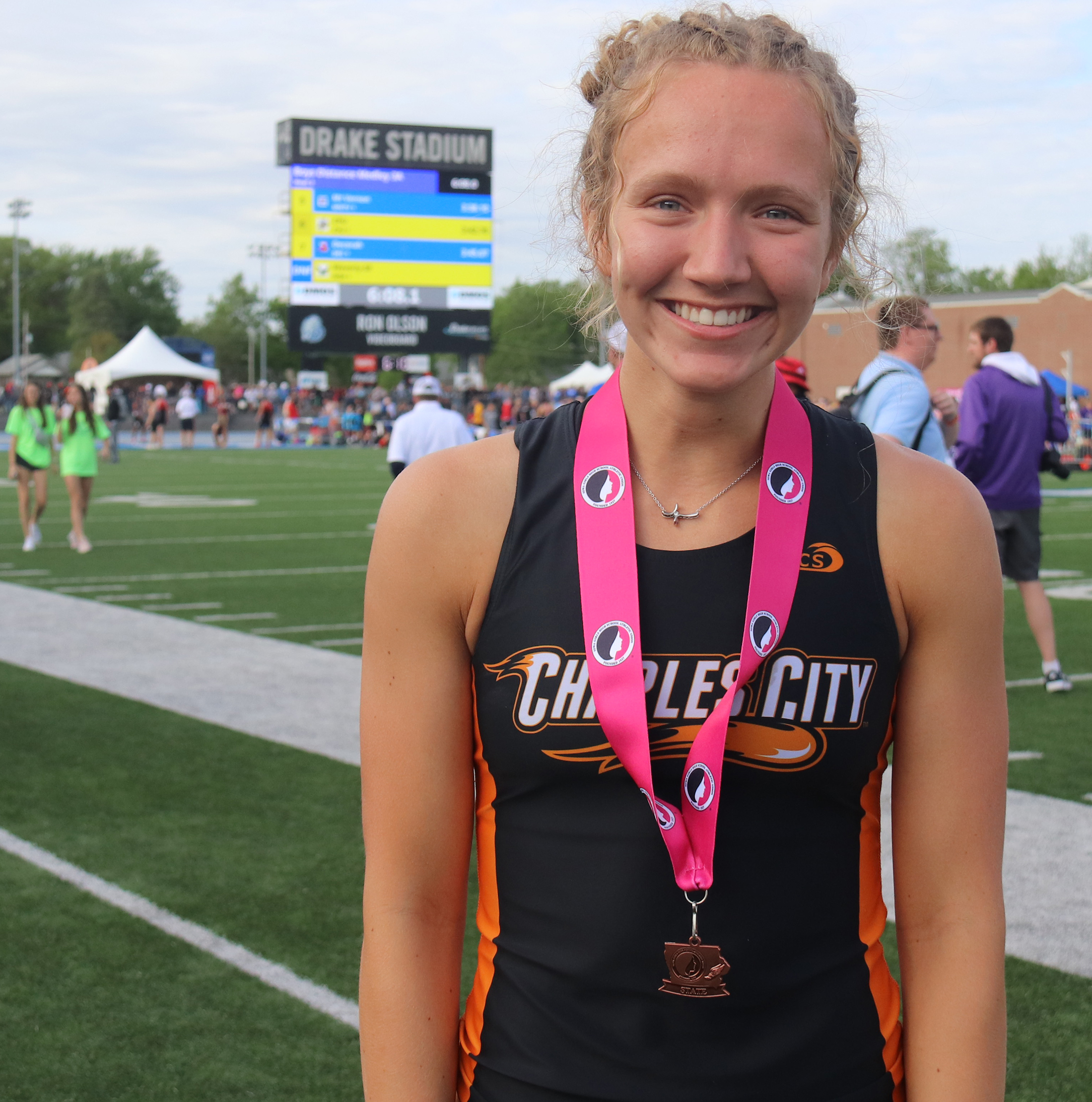 Comet Lydia Staudt leaps for personal-best while earning another state medal in LJ