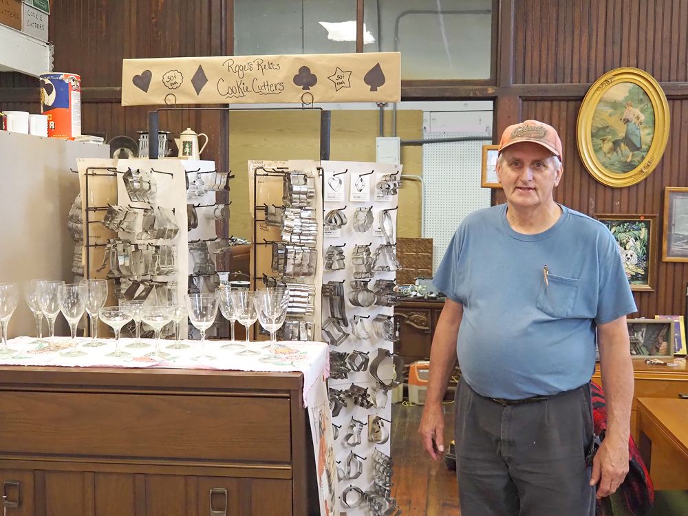 New business in Floyd offers antiques, collectibles, consignment