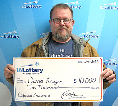 Charles City man wins $10,000 lottery prize