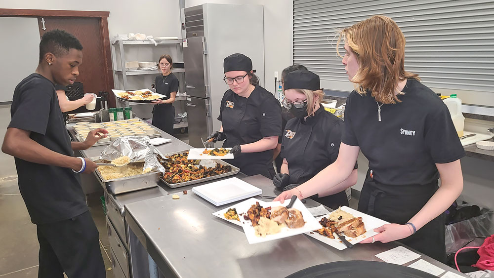 Comet Café serves up dinner for the community