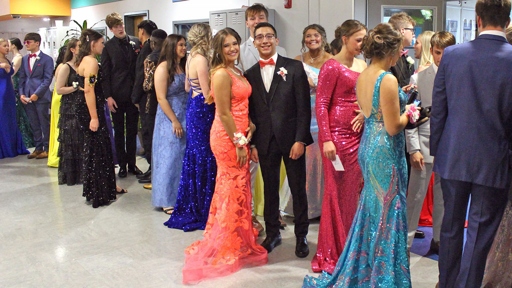 CCHS enjoys a ‘Starry Night’ for prom