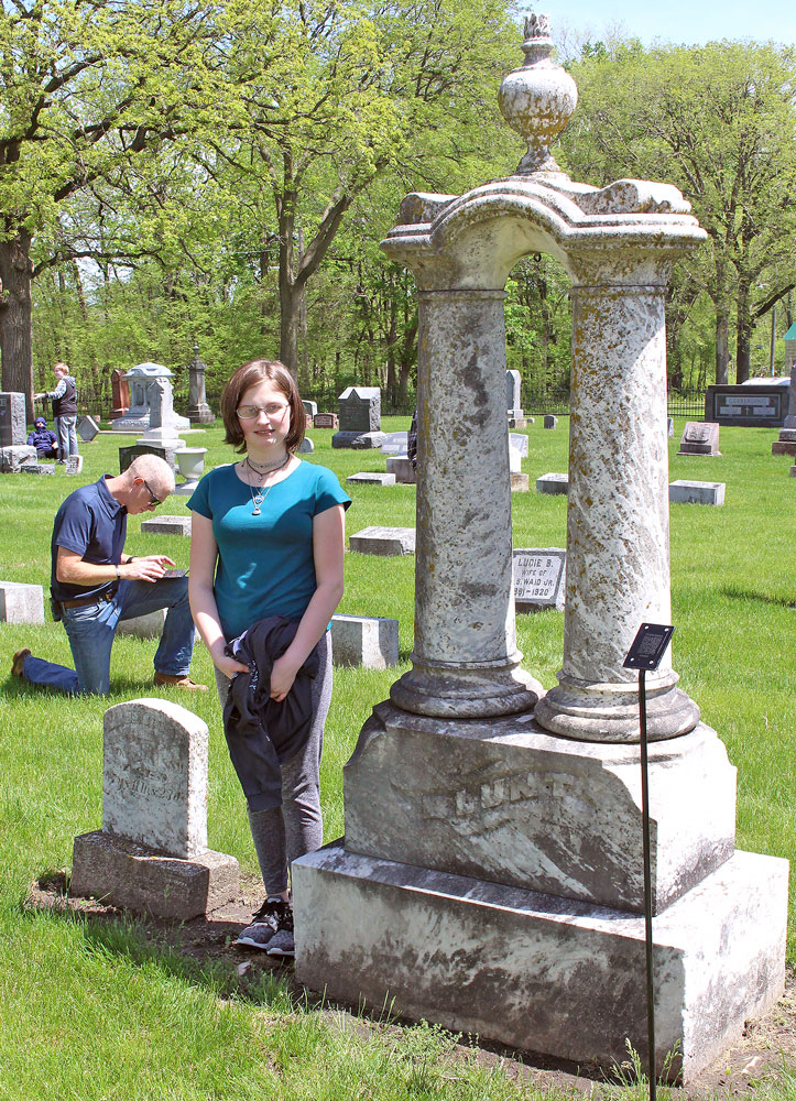 Charles City eighth-grade presents Riverside Cemetery biographies