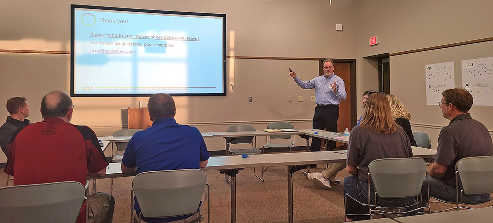 State office of CIO holds Charles City town hall on internet service