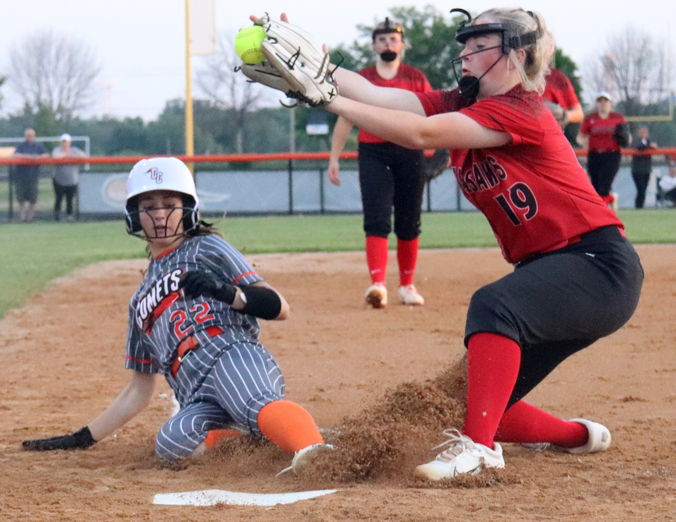 Comets get back on track with 10-3 win over Chickasaws
