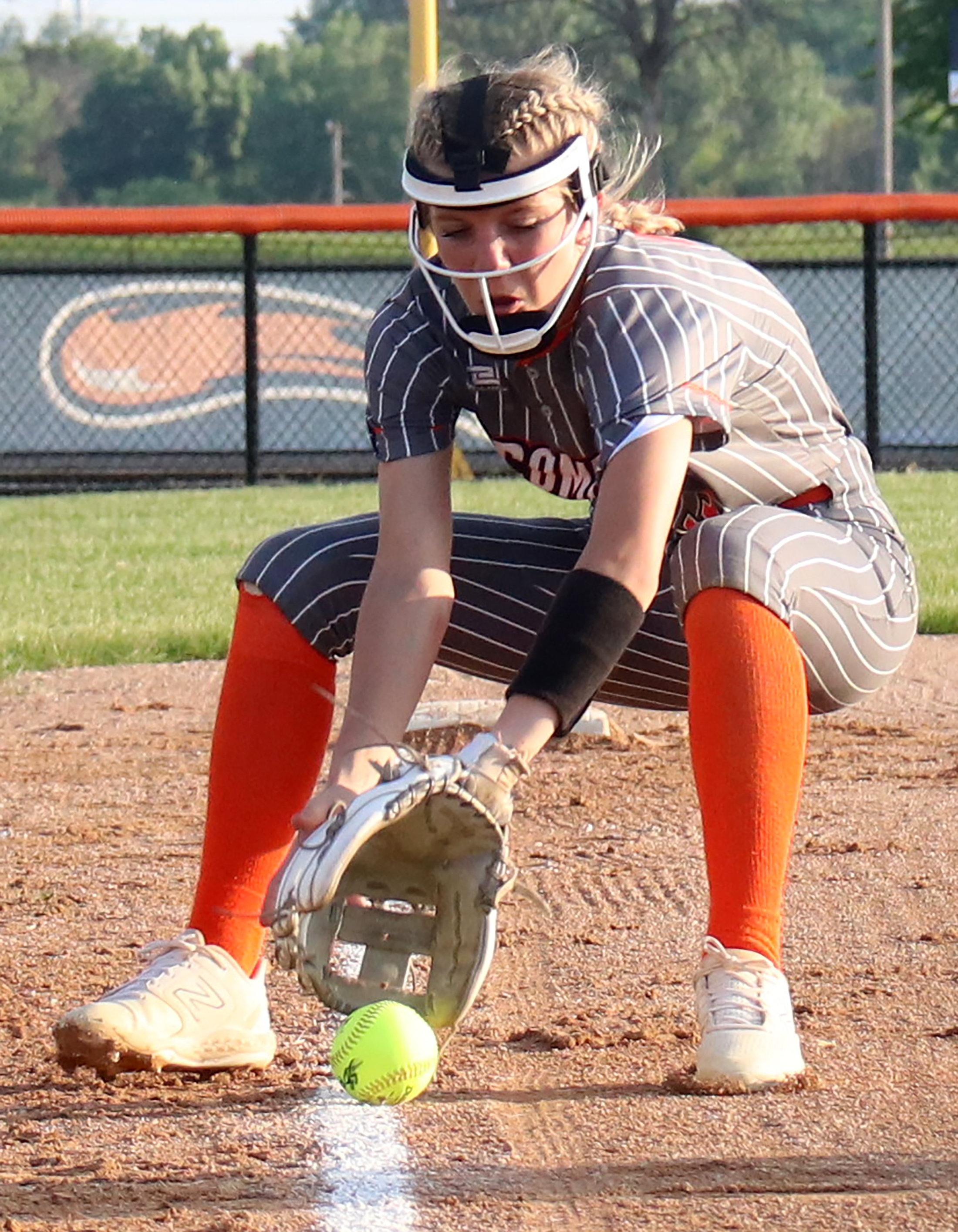 Comets go 4-0 at NFV Softball Tournament