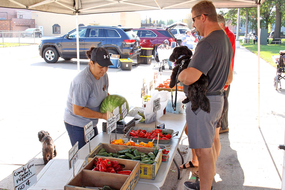 Charles City farmers market celebrates its customers