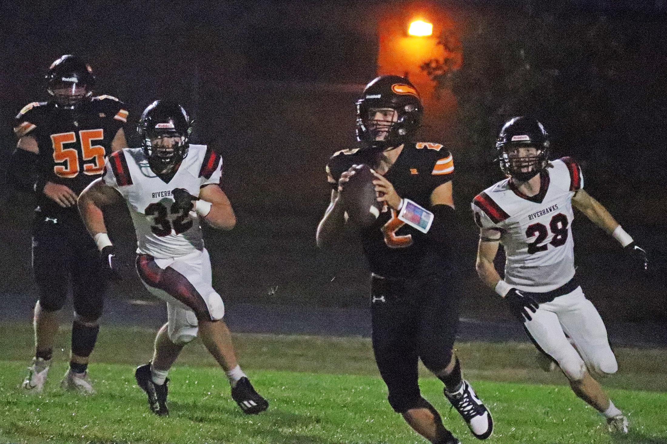 Comets defeat Riverhawks in come-from-behind 19-14 homecoming victory