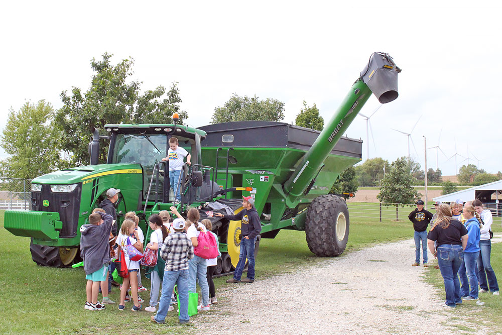 Floyd County fourth graders spend day learning about farm safety