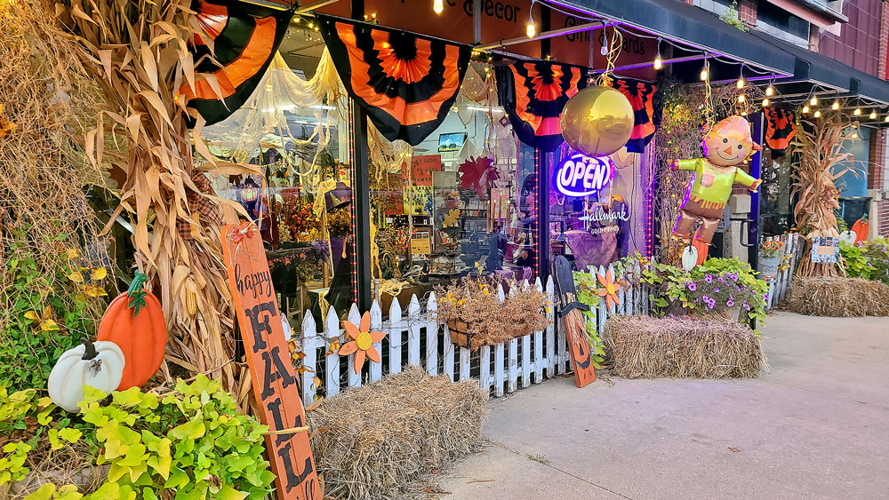 Charles City downtown’s Harvest Moon Festival enjoys a successful start Charles City downtown’s Harvest Moon Festival enjoys a successful start