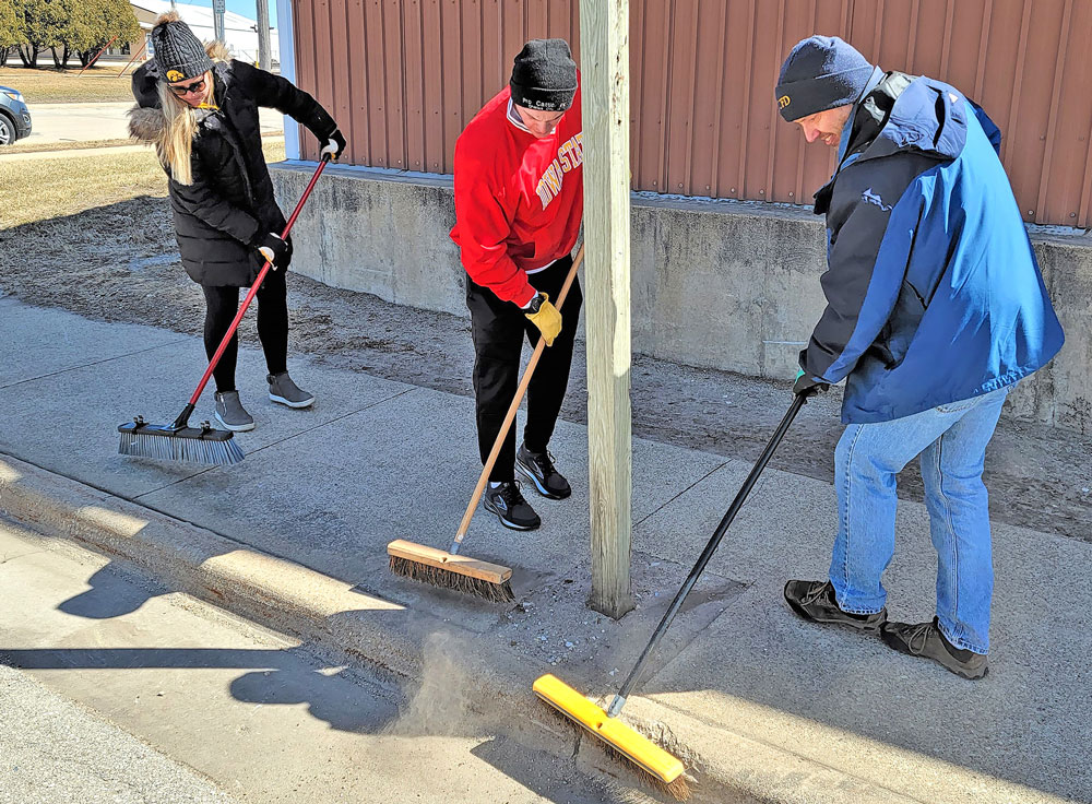 Community members sought to help with downtown Charles City Clean-Up Day