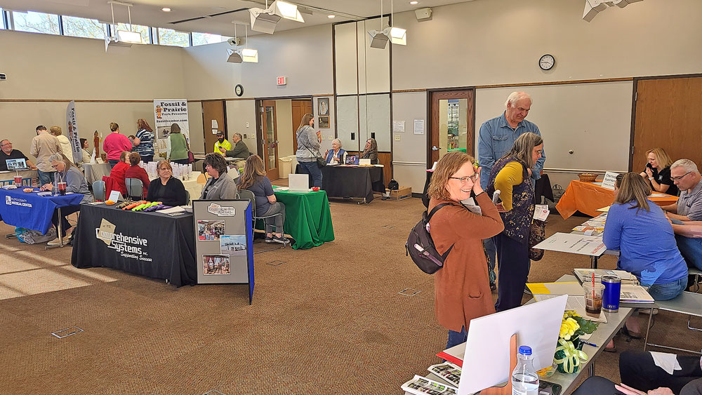 Charles City community groups seek new members at Volunteer Fair