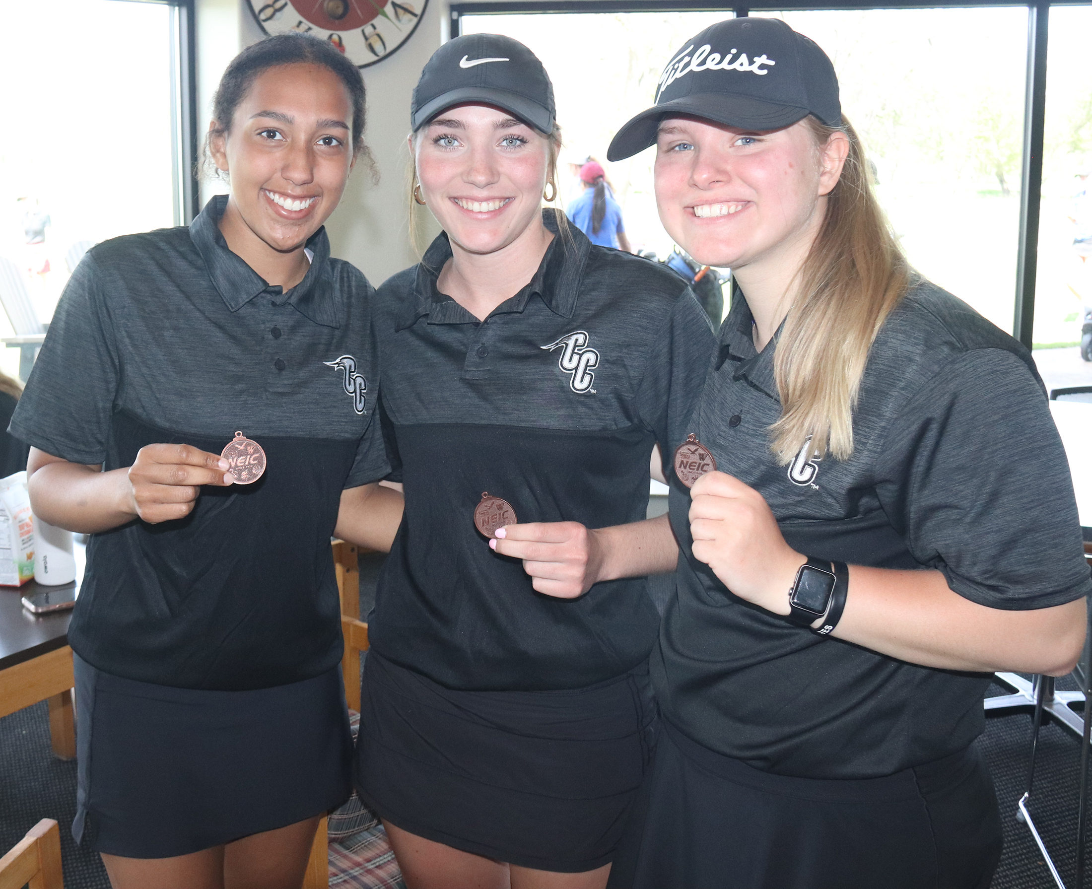 Carson Gallup shoots career low 18-hole score for NEIC medalist honors; Comet girls Effle, Wohlers and Rimrod All-NEIC