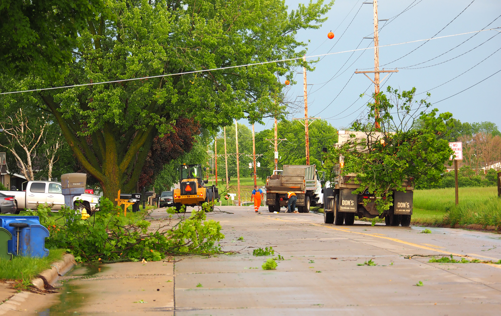Severe storm splits, topples trees, cuts power in parts of Charles City