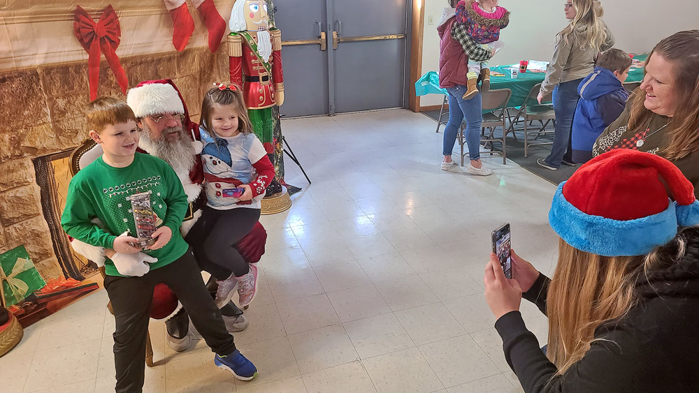 Santa visits Charles City for breakfast