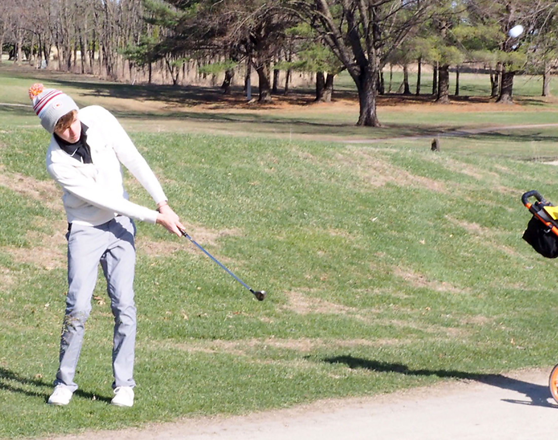 Comets defeat Chickasaws in boys golf season-opener