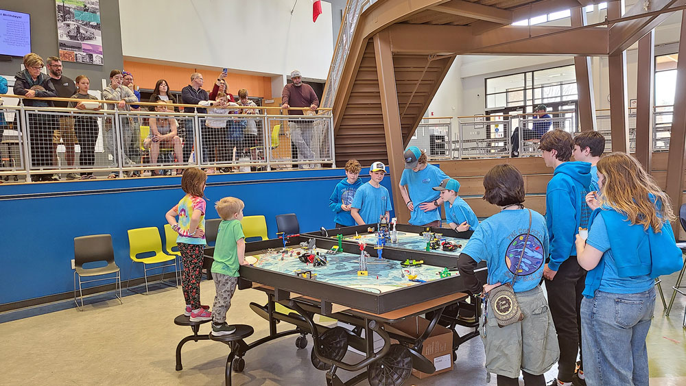 Middle school robotics program raises money for Mass trip Middle school robotics program raises money for Mass trip