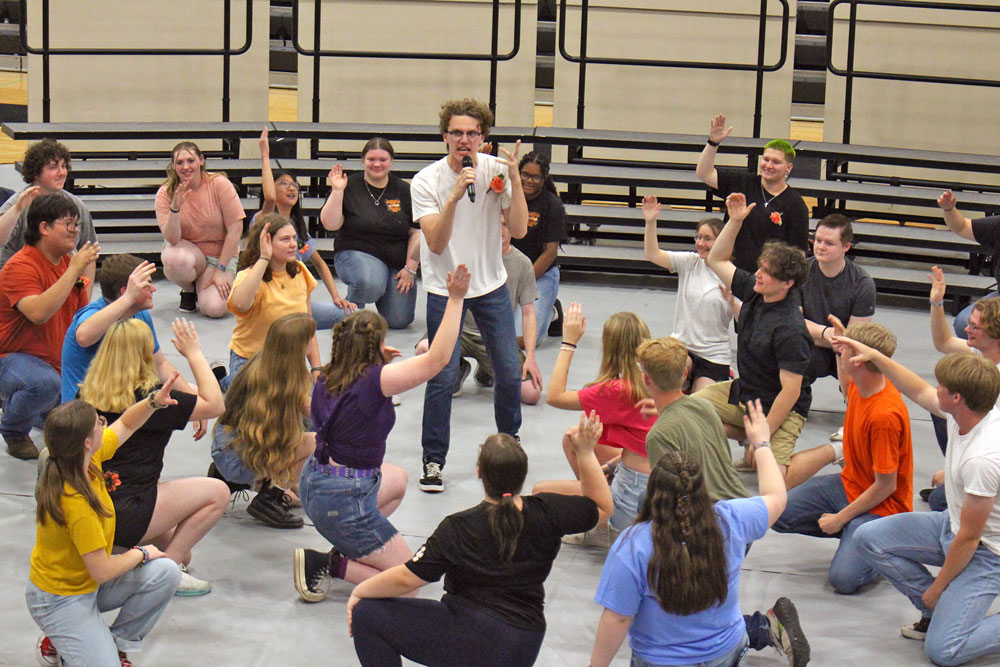 High school spotlights seniors with color-themed pops concert