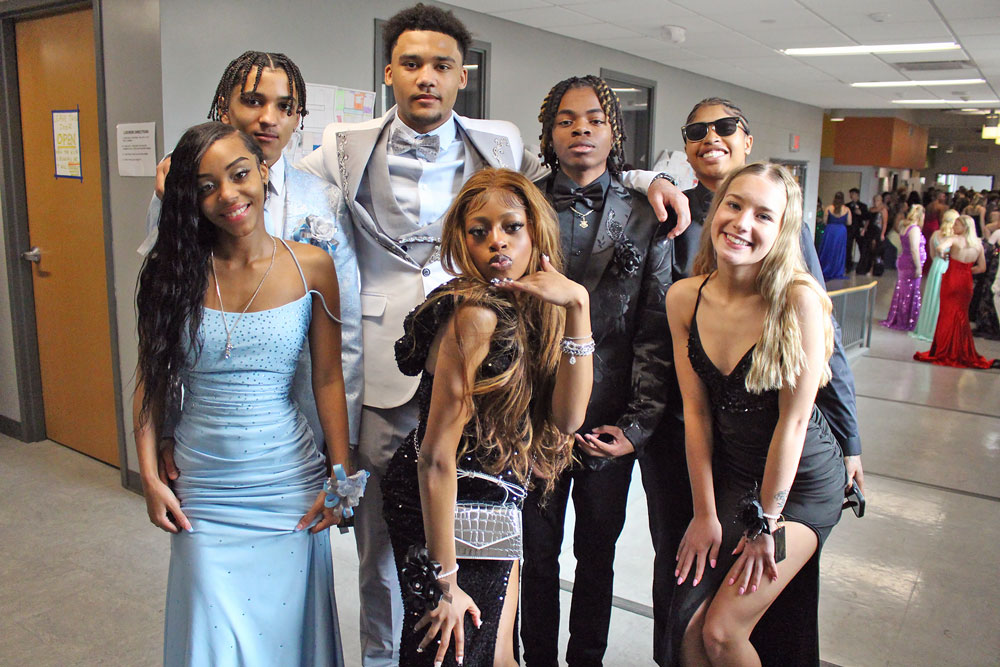 Charles City students enjoy A Night of Gold & Glamour