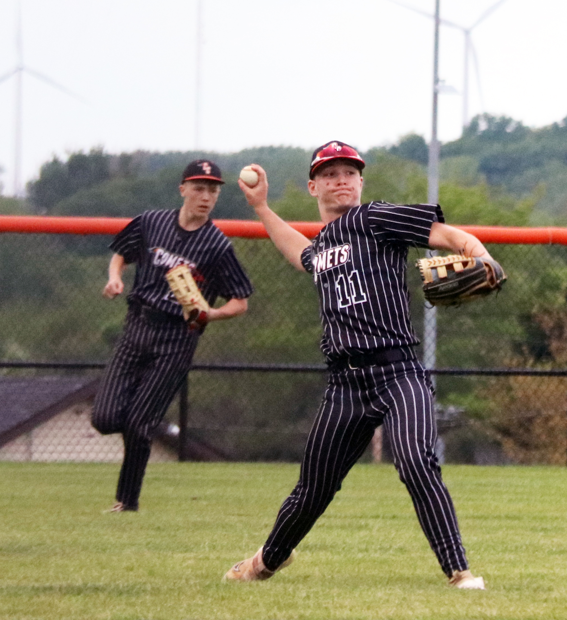 Comets lose 11-8 slugfest on the road to Huskies