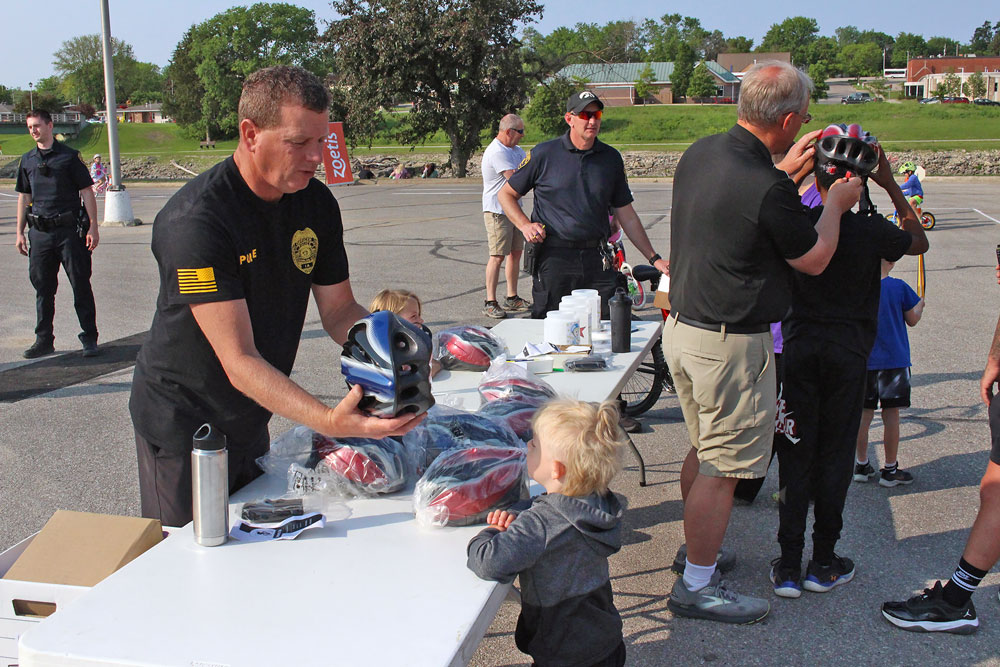 Charles City Police Department puts on bicycle rodeo